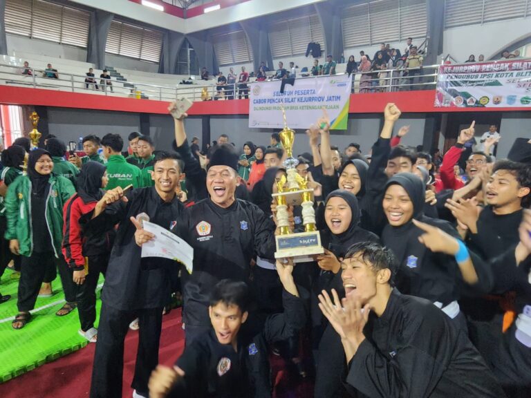 IPSI Surabaya Berhasil Raih Juara Umum Kejurprov Pencak Silat 2023 Di Kota Blitar