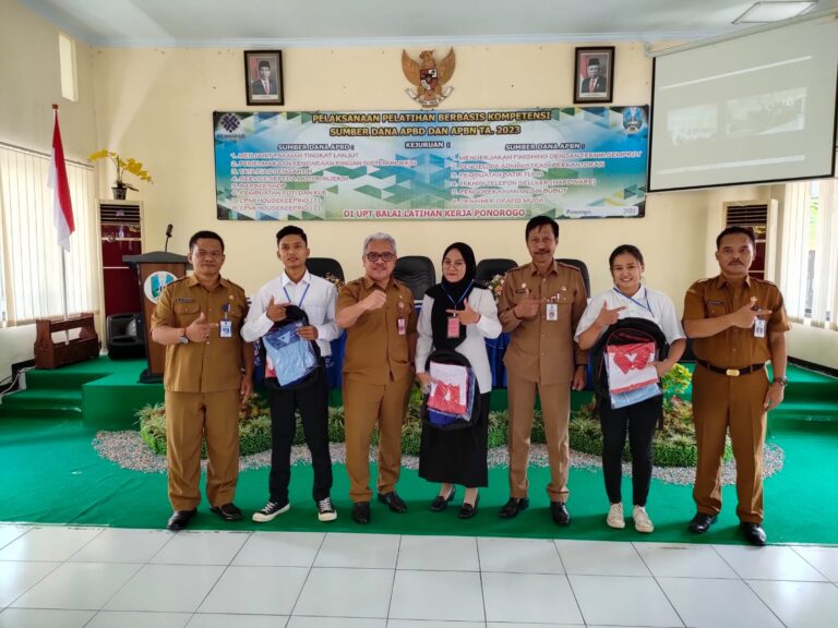 Kadisnakertrans Jatim Buka Pelatihan Di UPT BLK Ponorogo