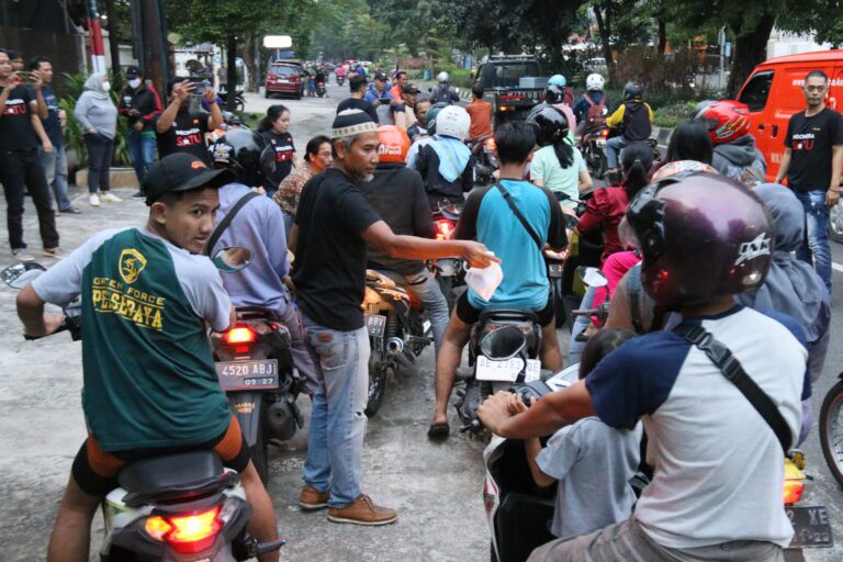 Sahabat Indonesia Satu Berbagi Takjil dan Lauching Lagu
