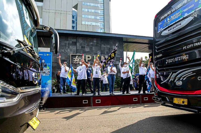 Lebaran, PLN Berangkatkan 1000 Pemudik Gratis dari Surabaya