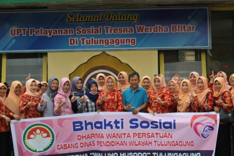 DWP Cabang Dinas Pendidikan Wilayah Tulungagung Berbagi Kebahagiaan pada PM UPT PSTW Blitar Dinsos Jatim