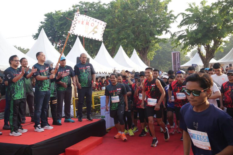 Gelar Hero Run, Wali Kota Eri Cahyadi: Surabaya Selalu Jadi Magnet Bagi Para Pelari