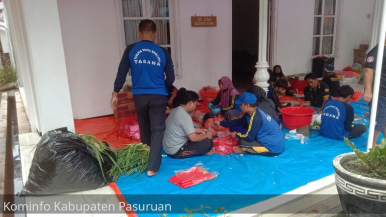 3.000 Nasi Bungkus Per Hari Dibagikan Pada Wilayah Terdampak Banjir di Pasuruan