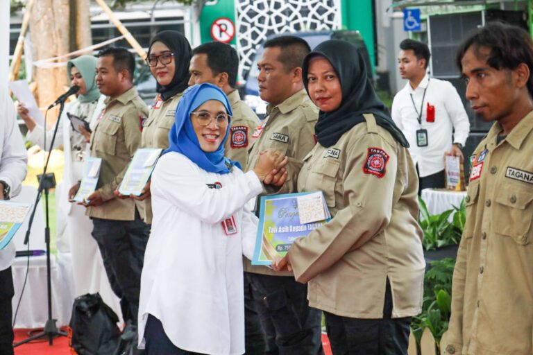 Pemprov Jatim Adakan Safari Ramadan di Probolinggo, Tagana Terima Tali Asih dan Buka Stan Takjil