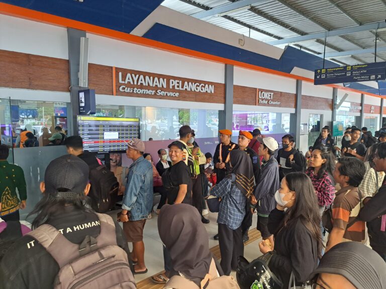 Banjir di Wilayah Daop 4, Tiga Kereta Keberangakatan Stasiun Surabaya Pasarturi Batal Berangkat