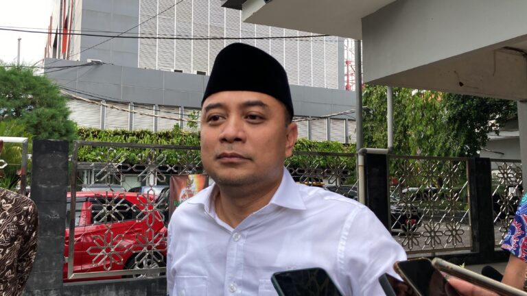 Kenaikan Pajak Reklame Sesuai Arahan BPK, Wali Kota Eri Minta Tak Beratkan Pengusaha