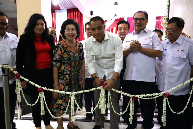 Percepat Gerak Relawan beri Pertolongan, Wali Kota Eri Resmikan Gedung Baru PMI yang Terkoneksi Langsung dengan Layanan 112