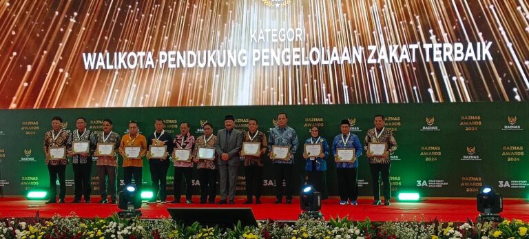 Kota Surabaya Sabet 3 Penghargaan di Ajang Baznas Award 2024