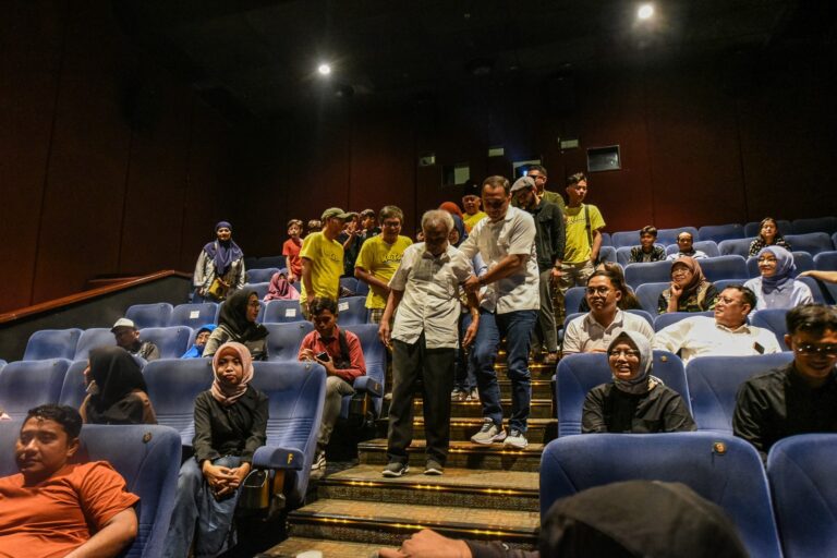 Nobar Film “Kartolo Numpak Terang Bulan”, Wali Kota Eri: Cermin Kehidupan dan Karakter Warga Surabaya