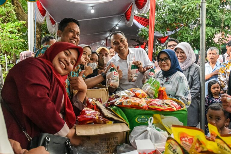 Pasar Murah Surabaya Berlanjut hingga Akhir Tahun, Wali Kota Eri Imbau Warga Tak Panik