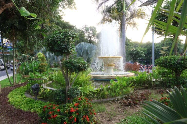 Pemkot Tata Ulang dan Percantik Puluhan Taman Pasif di Surabaya