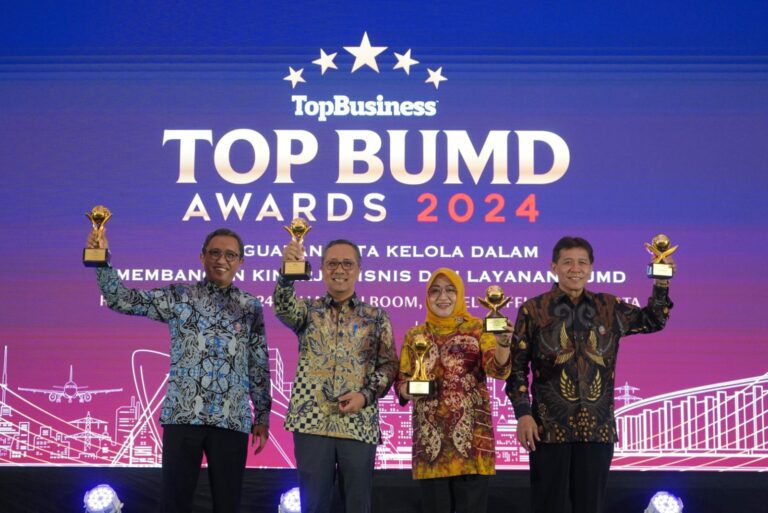 Pemkot Surabaya Borong 6 Penghargaan di TOP BUMD Awards 2024, PDAM Surya Sembada dan Bank Surya Artha Utama Berpredikat Bintang 5