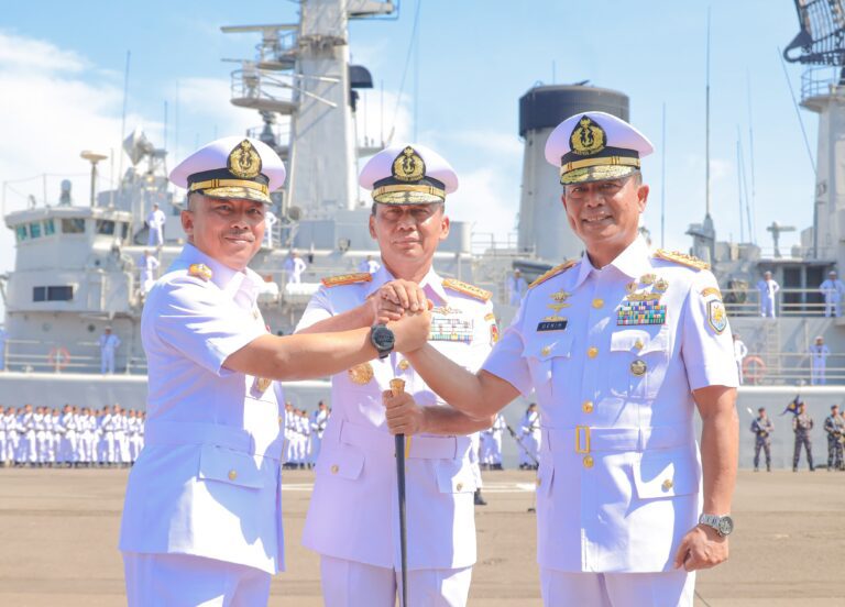 Tongkat Komando Pangkoarmada II Resmi Dipegang Laksda TNI Ariantyo Condrowibowo