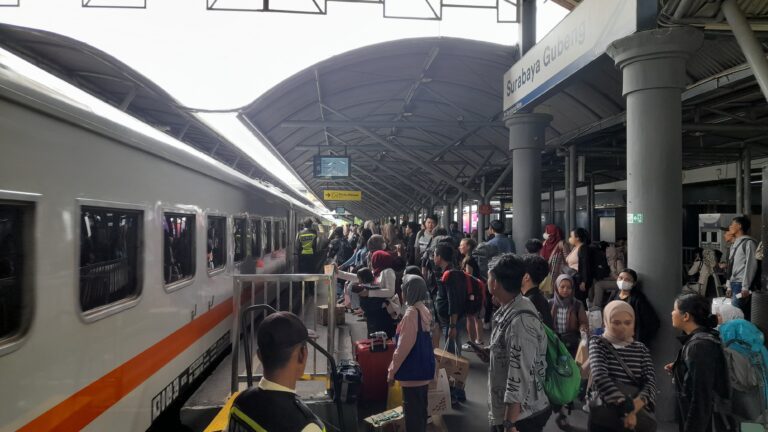 KAI Daop 8 Surabaya Siapkan 11 Kereta Tambahan di Arus Mudik Lebaran 2024