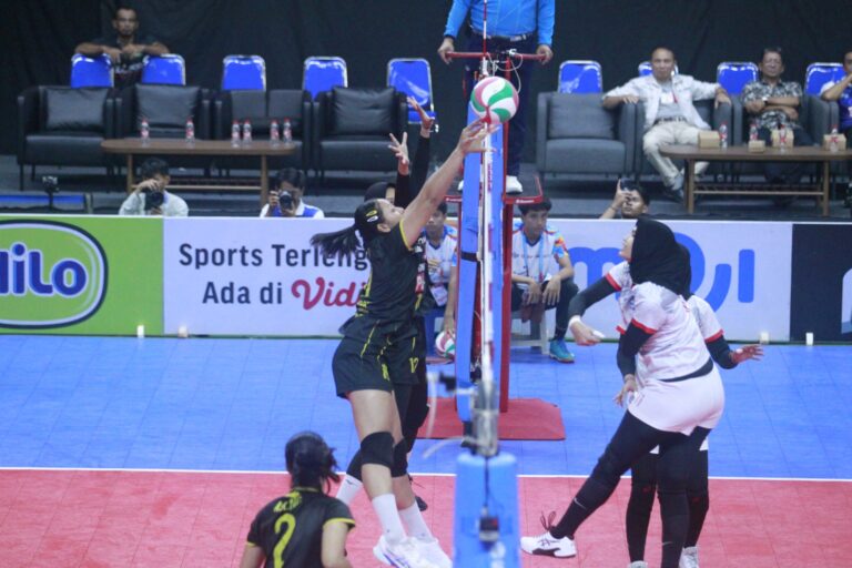 Kejuaraan Bolavoli Nusantara Cup 2024: Petrokimia Petik Kemenangan Perdana