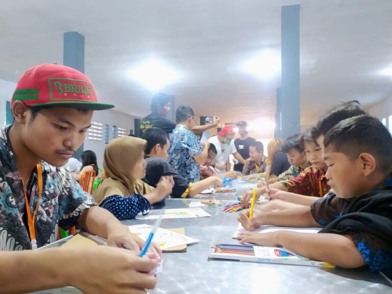 Peduli Anak Disabilitas, artO Community Gelar Kegiatan Mewarnai dan Buka Bersama