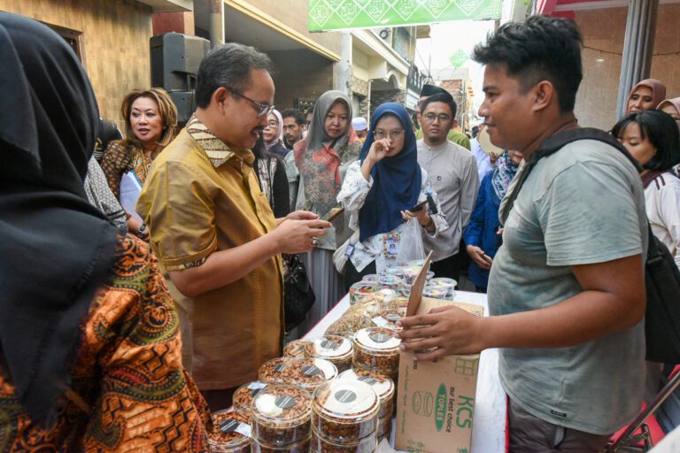 Festival Kampung Ramadan: Bukti Nyata Persahabatan Inggris-Indonesia dan Surabaya