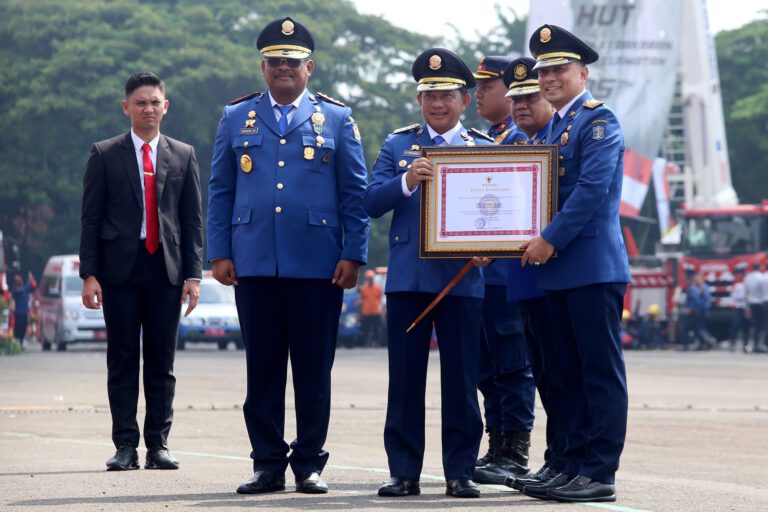 Menteri Tito Apresiasi Wali Kota Eri Cahyadi Sukses Jadi Tuan Rumah HUT ke-105 Damkar se-Indonesia