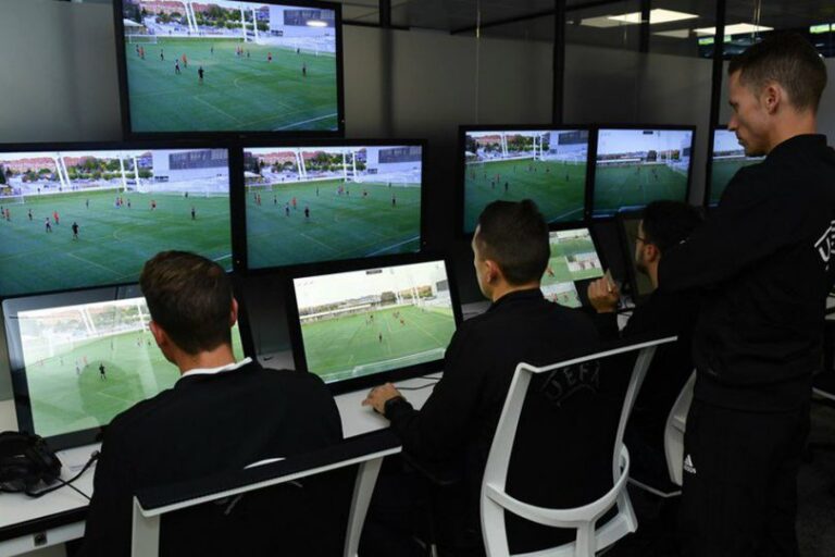 Dosen Robotika Unair Kupas Fakta Penggunaan Perdana VAR di Sepak Bola Indonesia