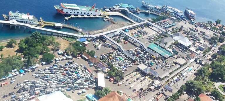 Patroli Udara TNl AL Pantau Arus Mudik di Penyebrangan Banyuwangi-Bali Aman Lancar