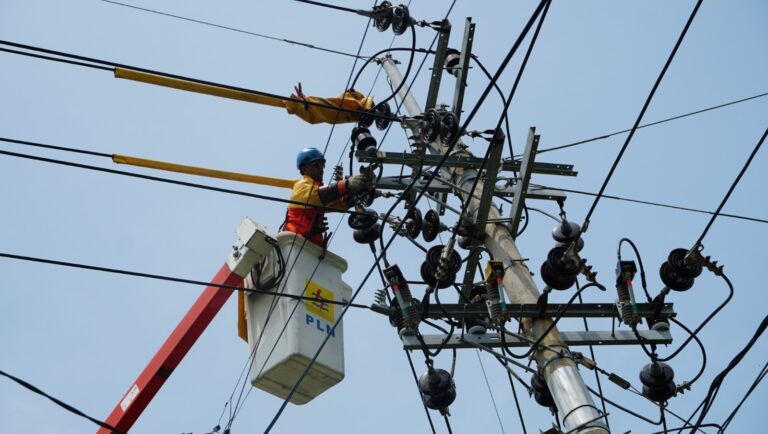 Tingkatkan Keandalan Pasokan Listrik, PLN Lakukan Pemeliharaan Serentak di Tuban