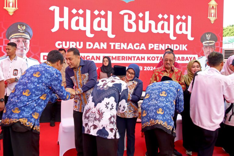 Tumplek Blek, Wali Kota Eri Cahyadi dan Wakil Wali Kota Armuji Gelar Halal Bihalal Bersama 22.900 Guru SD-SMP se-Surabaya
