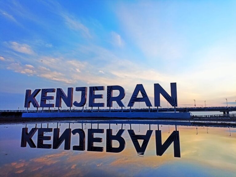 Ribuan Wisatawan Padati THP Kenjeran Surabaya selama Libur Lebaran, Tiket Terjual hingga Ratusan Juta