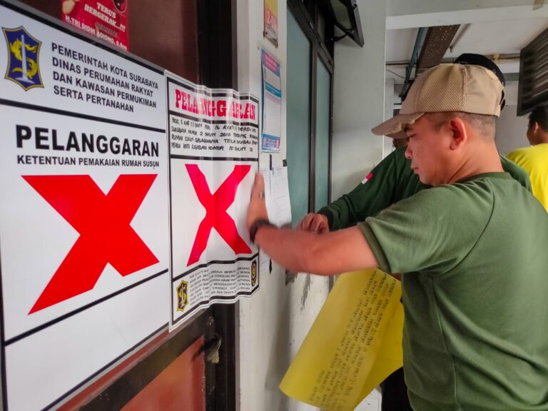 Tidak Bayar Retribusi, Satpol PP Surabaya Segel 16 Unit Rusunawa Romokalisari