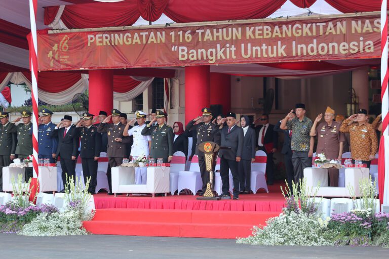 Jadi Inspektur Upacara Harkitnas 2024, Wawali: Kita Harus Berkompromi dengan Perkembangan Teknologi dan Digitalisasi!