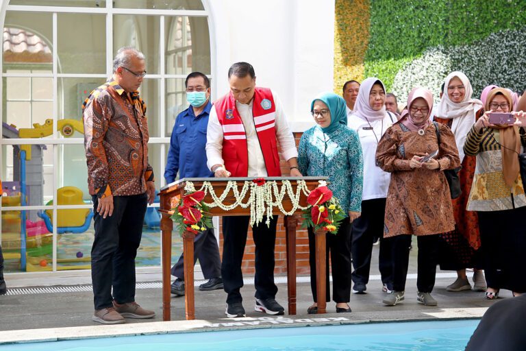 Pemkot Surabaya Sediakan Kolam Renang Gratis untuk Penanganan Stunting dan Gizi Buruk