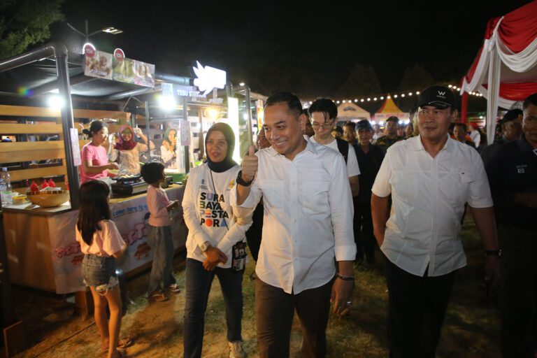 Wali Kota Eri Resmikan Gelaran ‘Surabaya Pesta Pora’, Festival Pemuda dan Olahraga di Tepi Pantai