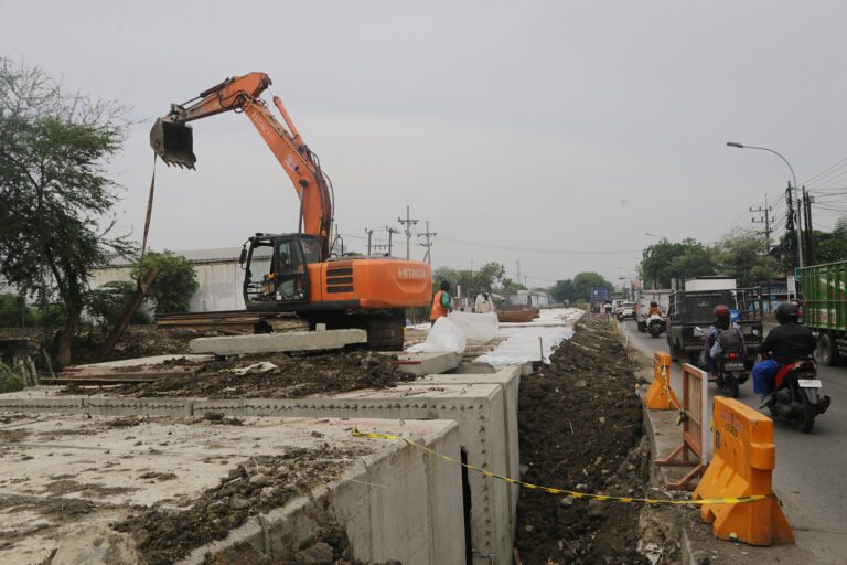 Pembangunan Saluran Sebabkan Macet Sementara, Pemkot Surabaya Harap Warga Memahami Manfaat Jangka Panjang