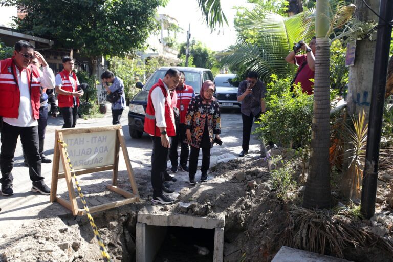 Capai 75 Persen, Wali Kota Eri Cahyadi Kebut Perbaikan Saluran Air di Perkampungan Surabaya