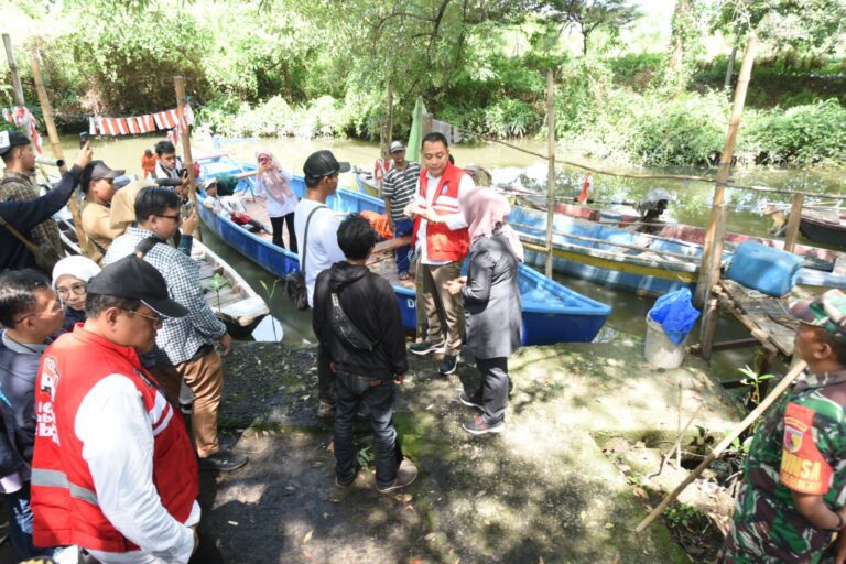 Tingkatkan Pendapatan Nelayan Surabaya, Wali Kota Eri Cahyadi Segera Buatkan SPBU hingga TPI