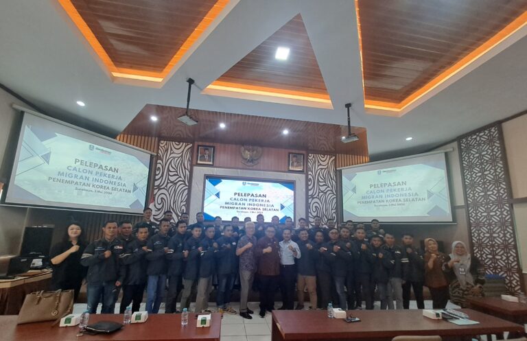 Pemprov Jatim Lepas 32 PMI Ke Korea Selatan