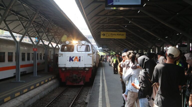 Sebanyak 73.728 Pelanggan Kereta di Jatim Mantaatkan Moment Cuti Bersama