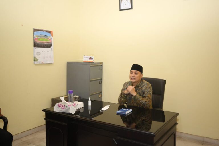 Evaluasi Lurah dan Camat, Wali Kota Eri Cahyadi Bersiap Ngantor Lagi di Kelurahan