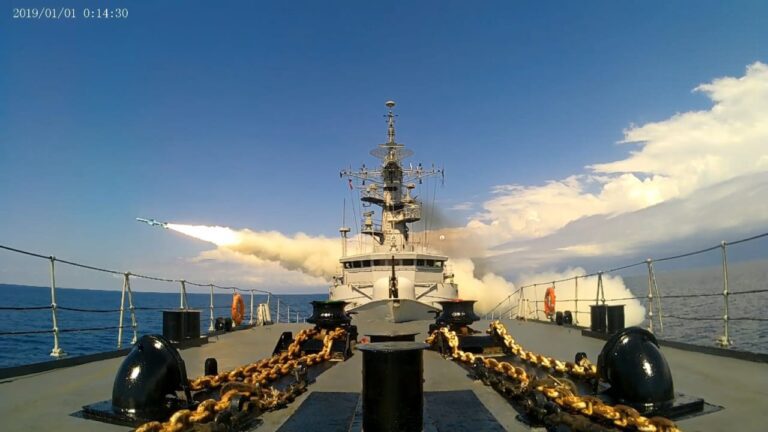 59 Tahun Beroperasi, KRI YOS-353 Tuai Apresiasi dari Pangkoarmada RI