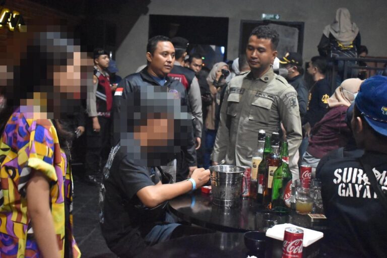 Satpol PP Surabaya Gandeng BNN Razia RHU, Temukan Dua Orang Positif Narkoba