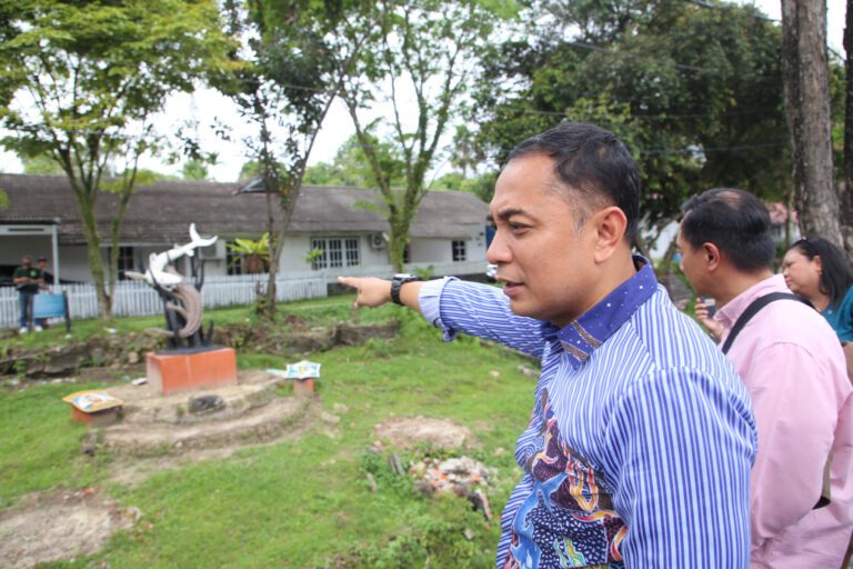 Wali Kota Eri Pugar Tugu Surabaya di Kota Balikpapan, Jadi Tetenger Semangat dan Guyub Rukun Warga