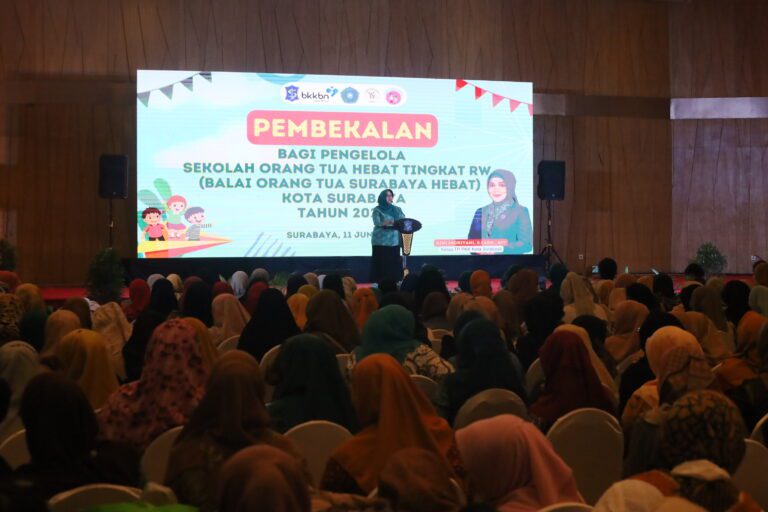 12.000 Warga Surabaya Ikuti Kelas Sekolah Orang Tua Hebat Angkatan ke-2