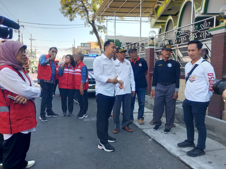 Wali Kota Eri Segera Bereskan Infrastruktur di Kampung, Fokus Lanjut Pendidikan Gratis SMA/SMK di 2026