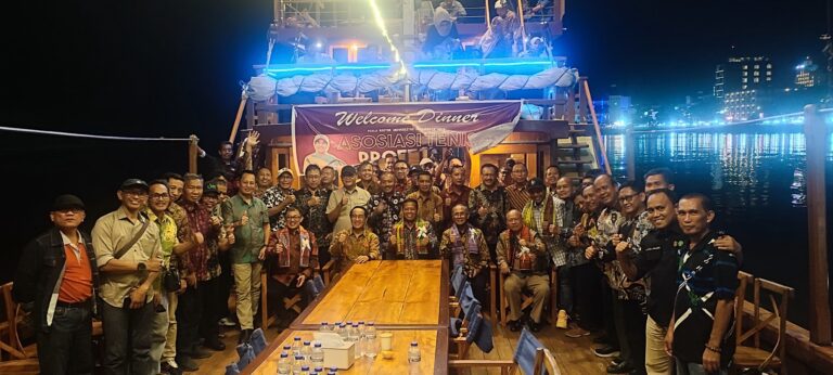 Pimpinan UNESA Ikuti Turnamen Tenis Profesor dan Jalin Kerja Sama dengan Unhas