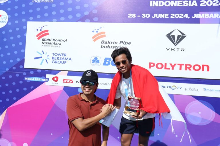 Hari Kedua OWS Bali : Perenang Indonesia Fadlan Raih Emas Di Nomor 10 Kilometer Putra