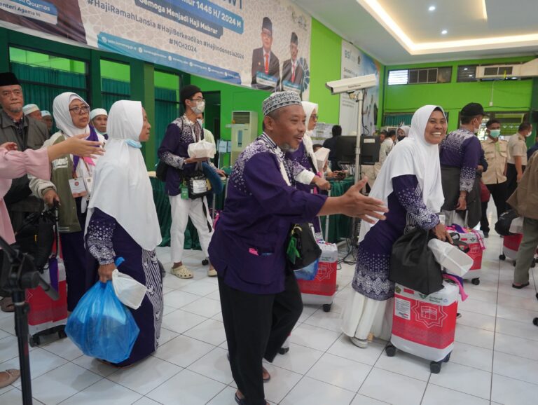 Gelombang Dua Jemaah Haji Debarkasi Surabaya Telah Tiba di Tanah Air