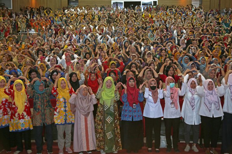 Peringati HARGANAS ke-31, Pemkot Beri Pembekalan Tim Pendampingan Keluarga se-Surabaya