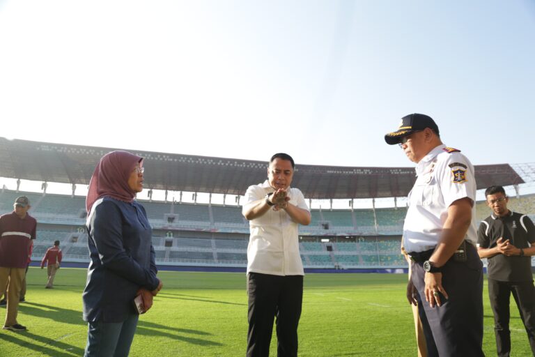 Wali Kota Eri Sidak GBT, Pastikan Sarpras 100 Persen Jelang Piala AFF U-19