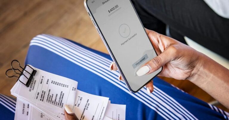 Pakar UNAIR Tanggapi Lonjakan Popularitas Paylater di Kalangan Generasi Z