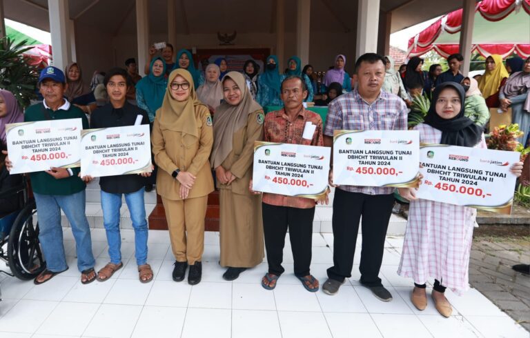 Bupati Banyuwangi Ipuk Salurkan BLT DBHCT Rp4,4 M ke 2.450 KPM