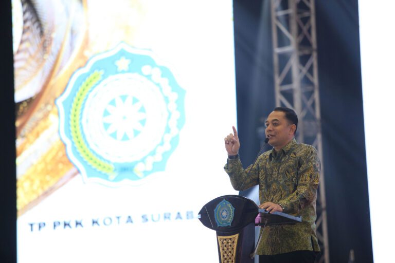 Pemkot Surabaya Luncurkan Aplikasi SiCantik di Puncak Peringatan HKG PKK Ke-52